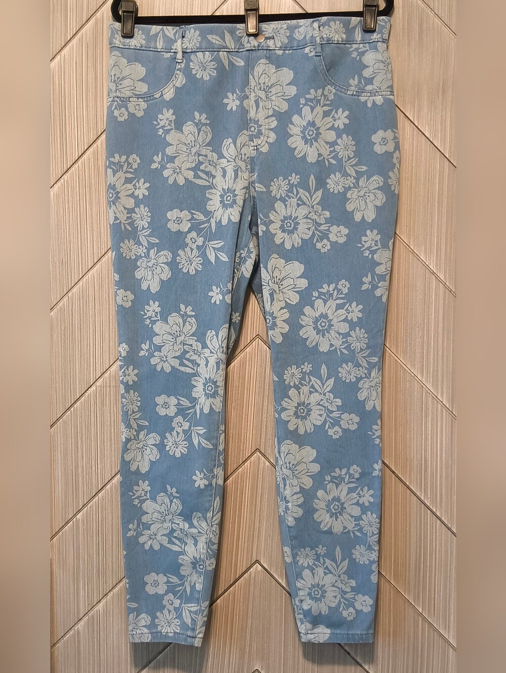 Time and Tru XXL 20 Blue Floral Denim Skinny Jeans Cottagecore Plus Size - Picture 1 of 5